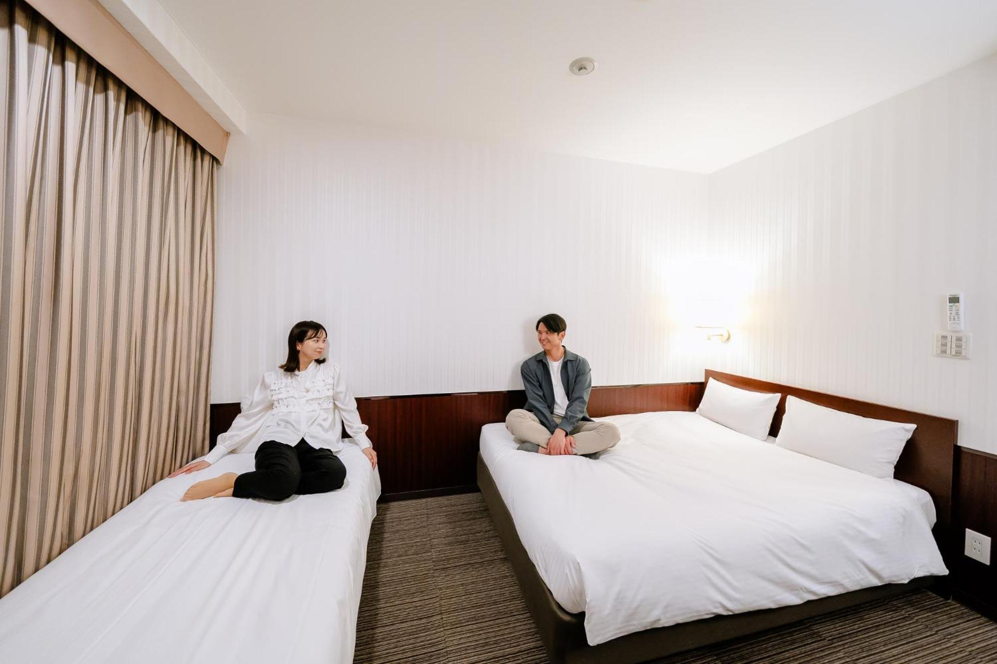 Hotel Hillarys Οσάκα Εξωτερικό φωτογραφία